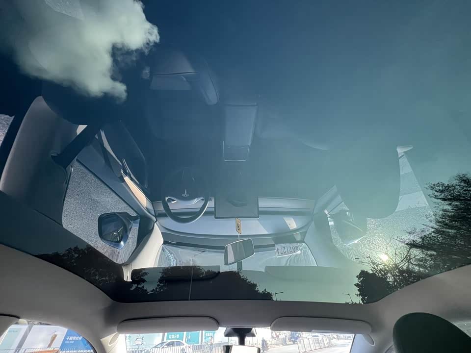 Tesla Model Y Tesla Model Y