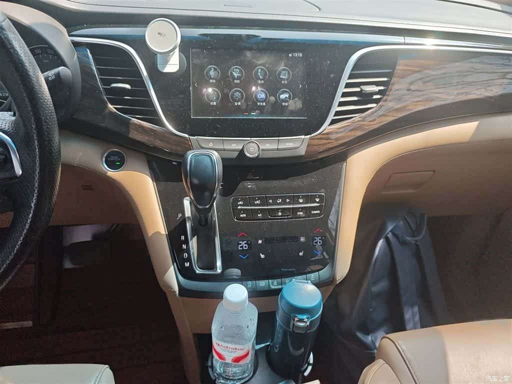 Buick GL8, 2018 6