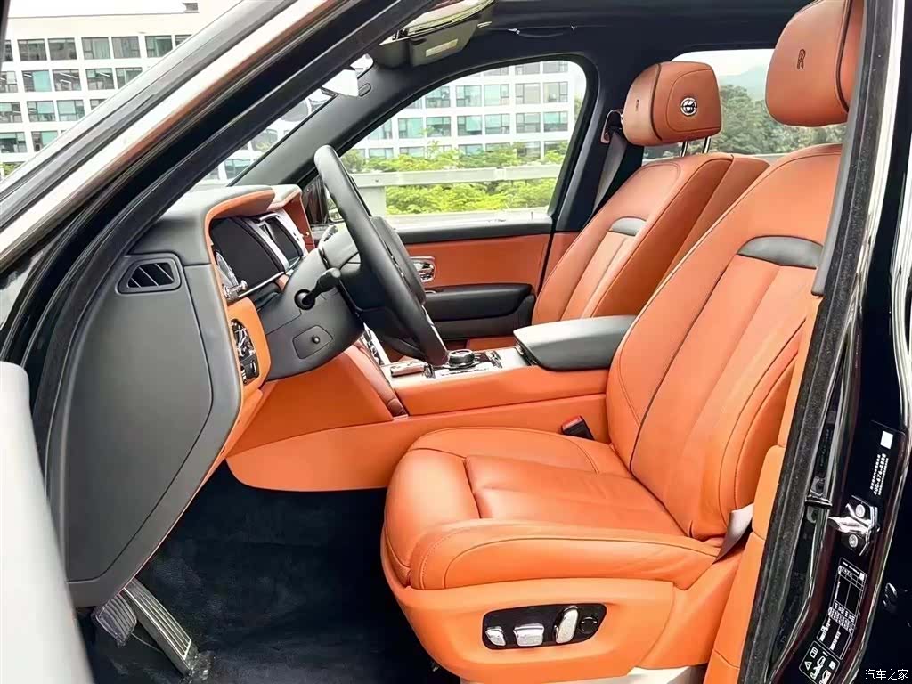 Rolls-Royce Cullinan, 2020 7