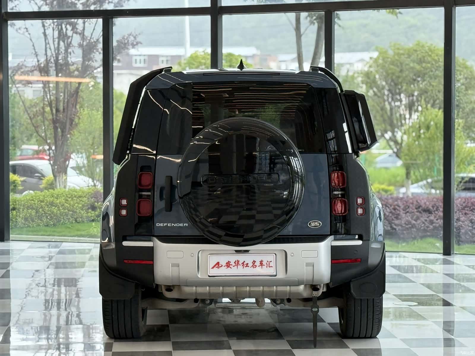 Land Rover Defender, 2022 4