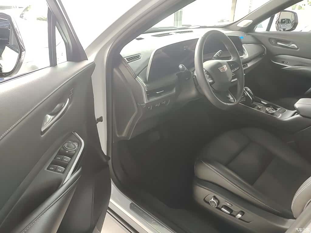 Cadillac XT4, 2025 16