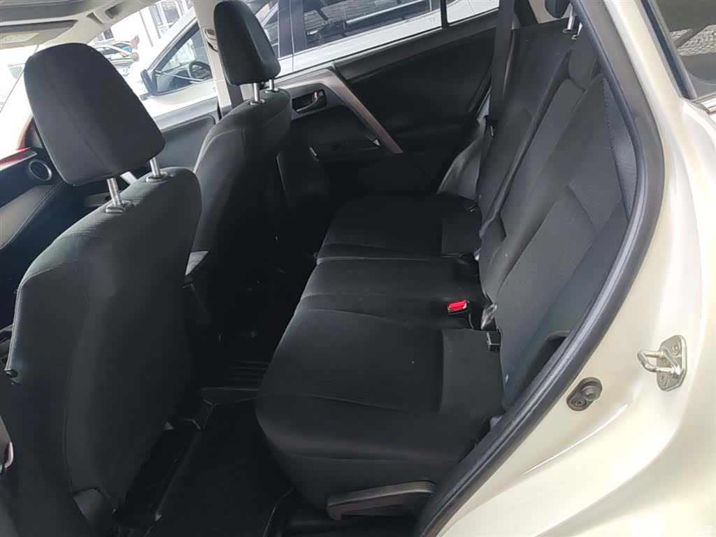 Toyota RAV4, 2017 17