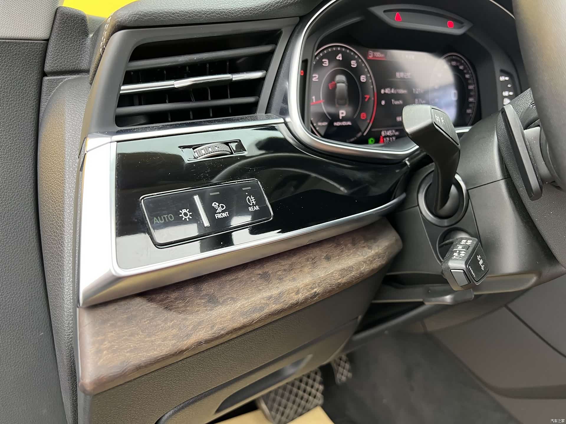 Audi Q7, 2023 все фото
