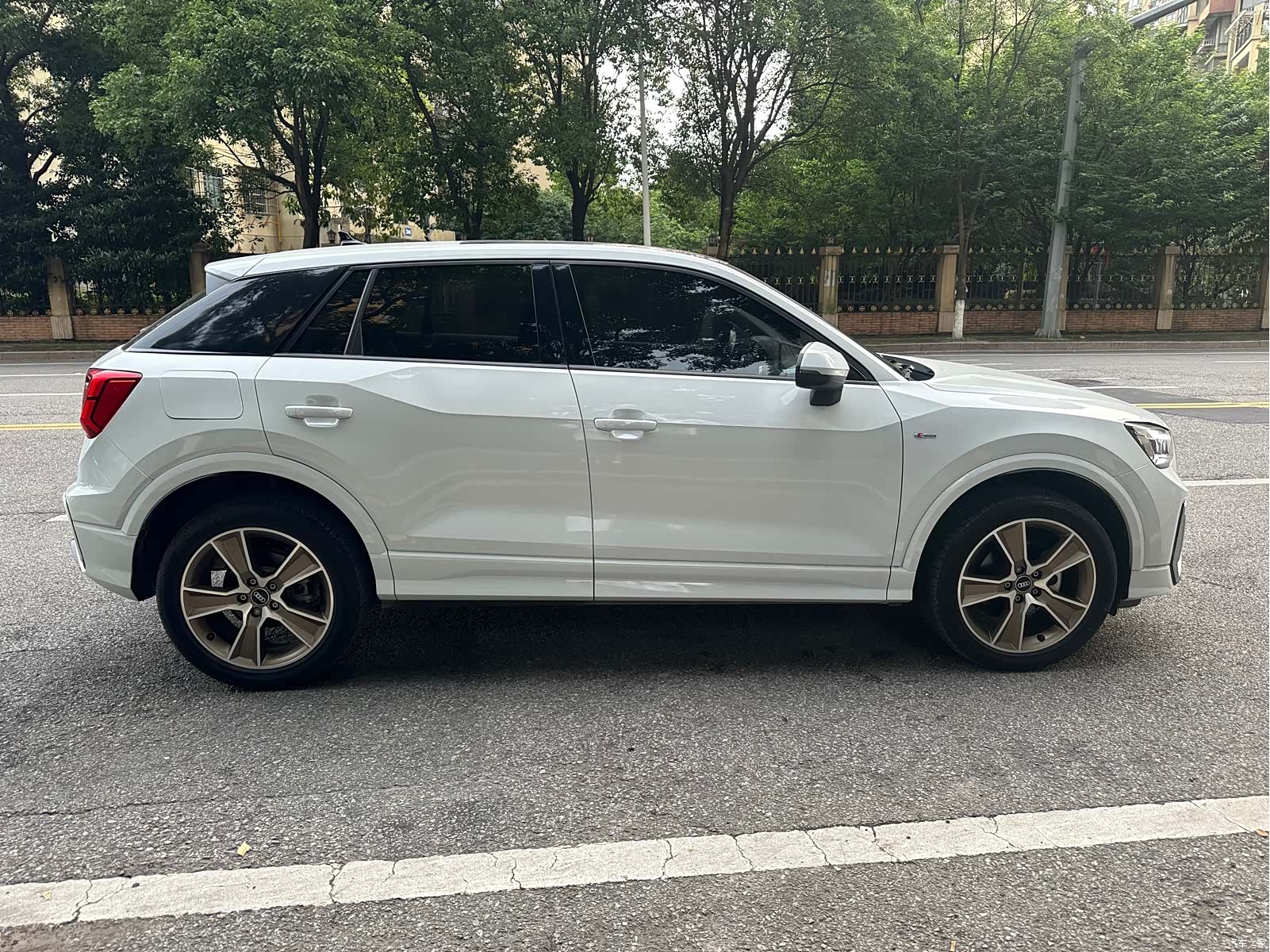 Audi Q2L, 2022 13