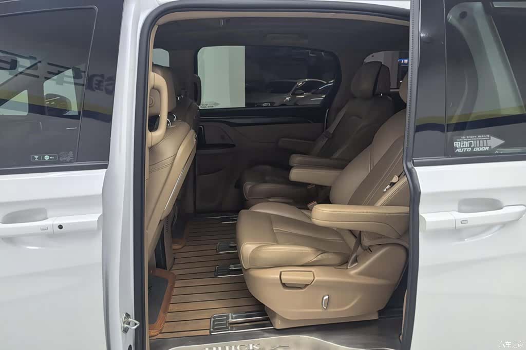 Buick GL8, 2021 11