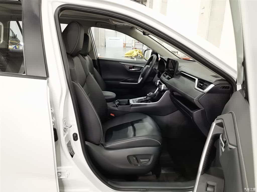 Toyota RAV4, 2024 23
