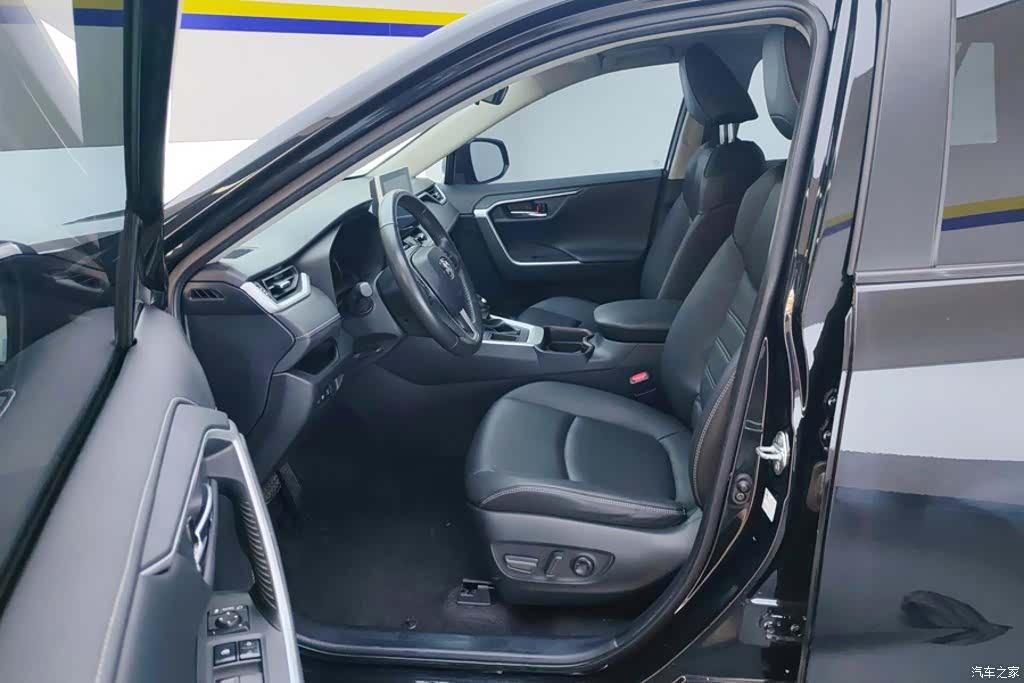 Toyota RAV4, 2023 9