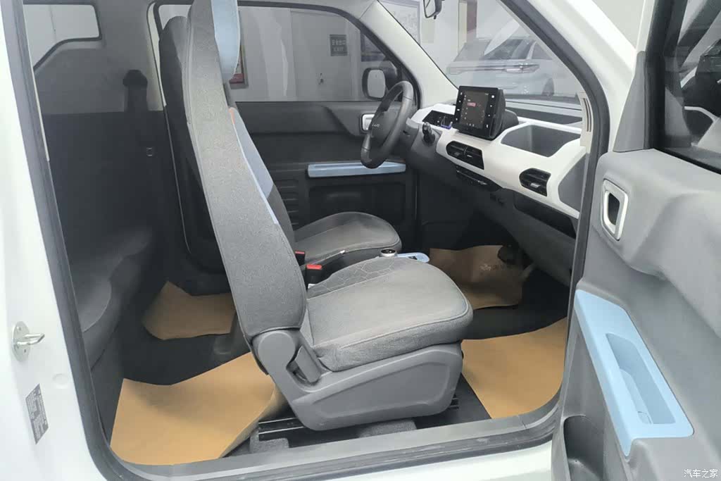 Geely Panda, 2025 8
