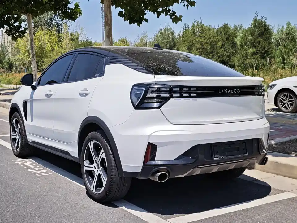 Lynk & Co 05