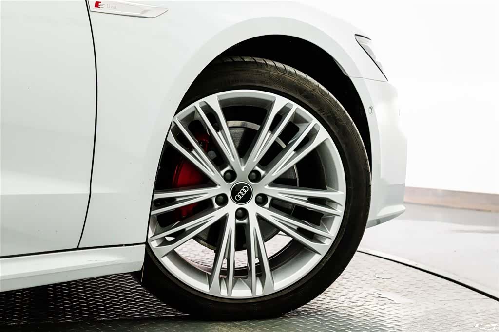 Audi A7L, 2026 23