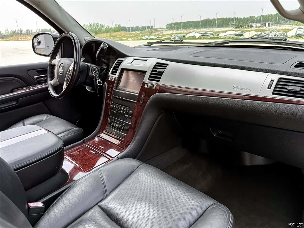 Cadillac Escalade, 2009 11