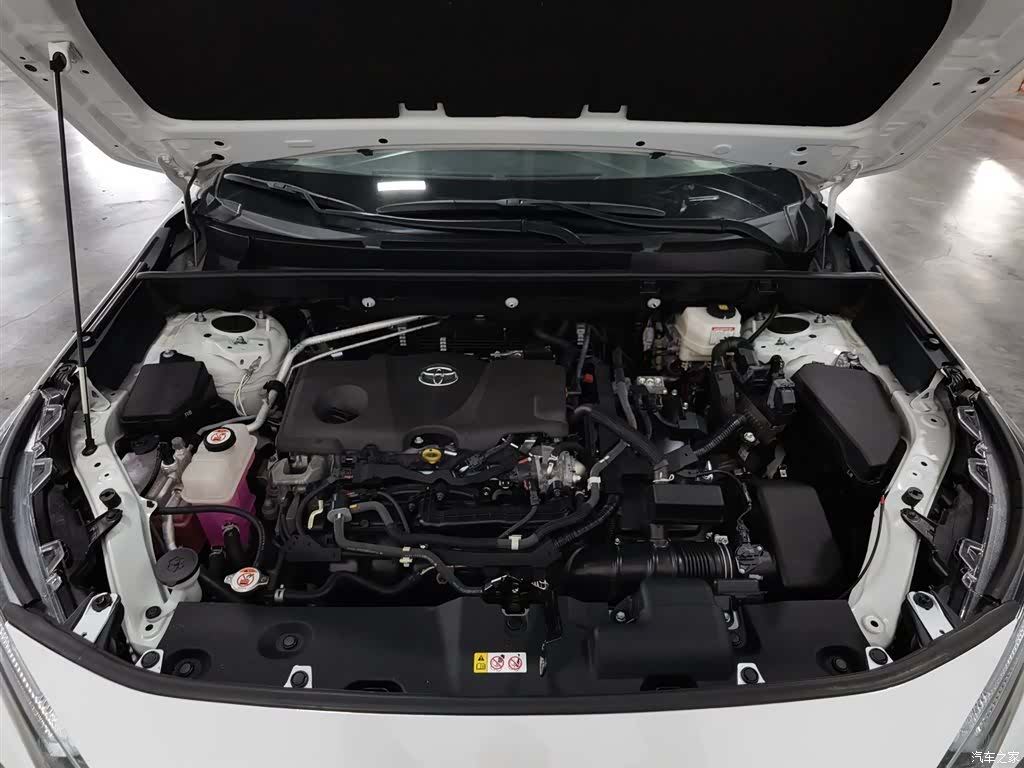 Toyota RAV4, 2024 6