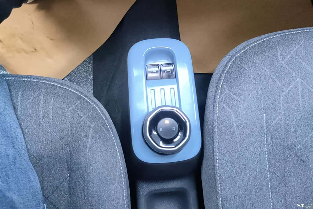Geely Panda, 2025 16