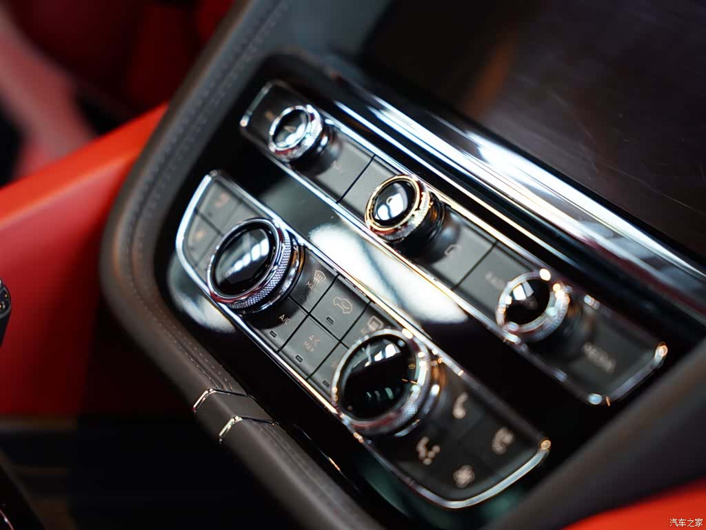 Bentley Bentayga, 2021 49