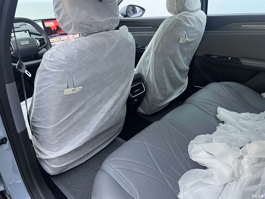 Geely Galaxy L6, 2025 25