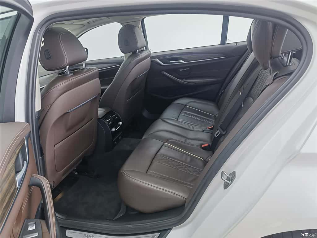BMW 5 Series, 2019 15