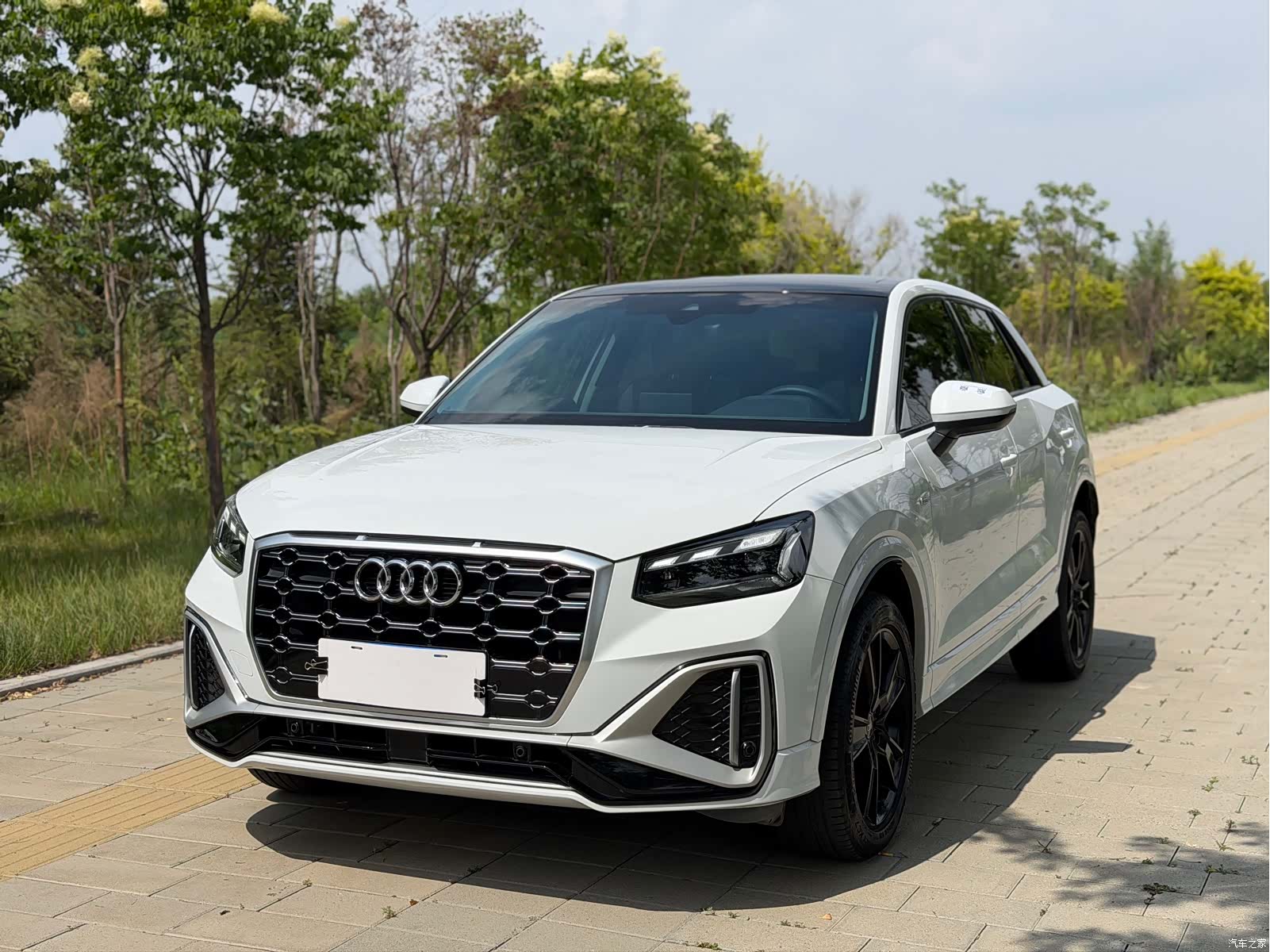 Audi Q2L, 2022 1