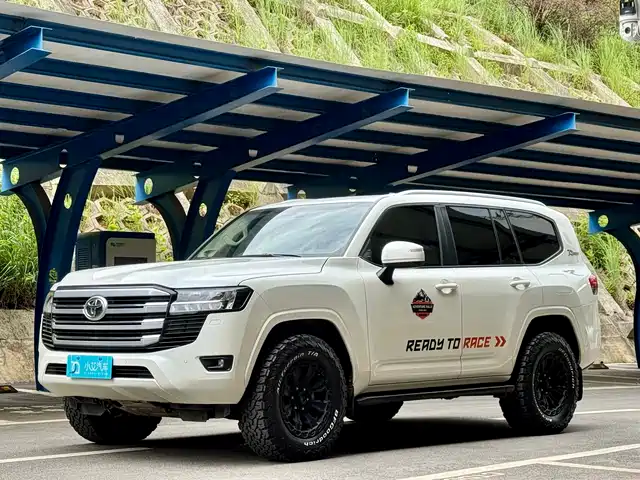 Toyota Land Cruiser 2024 — купить из Китая под заказ