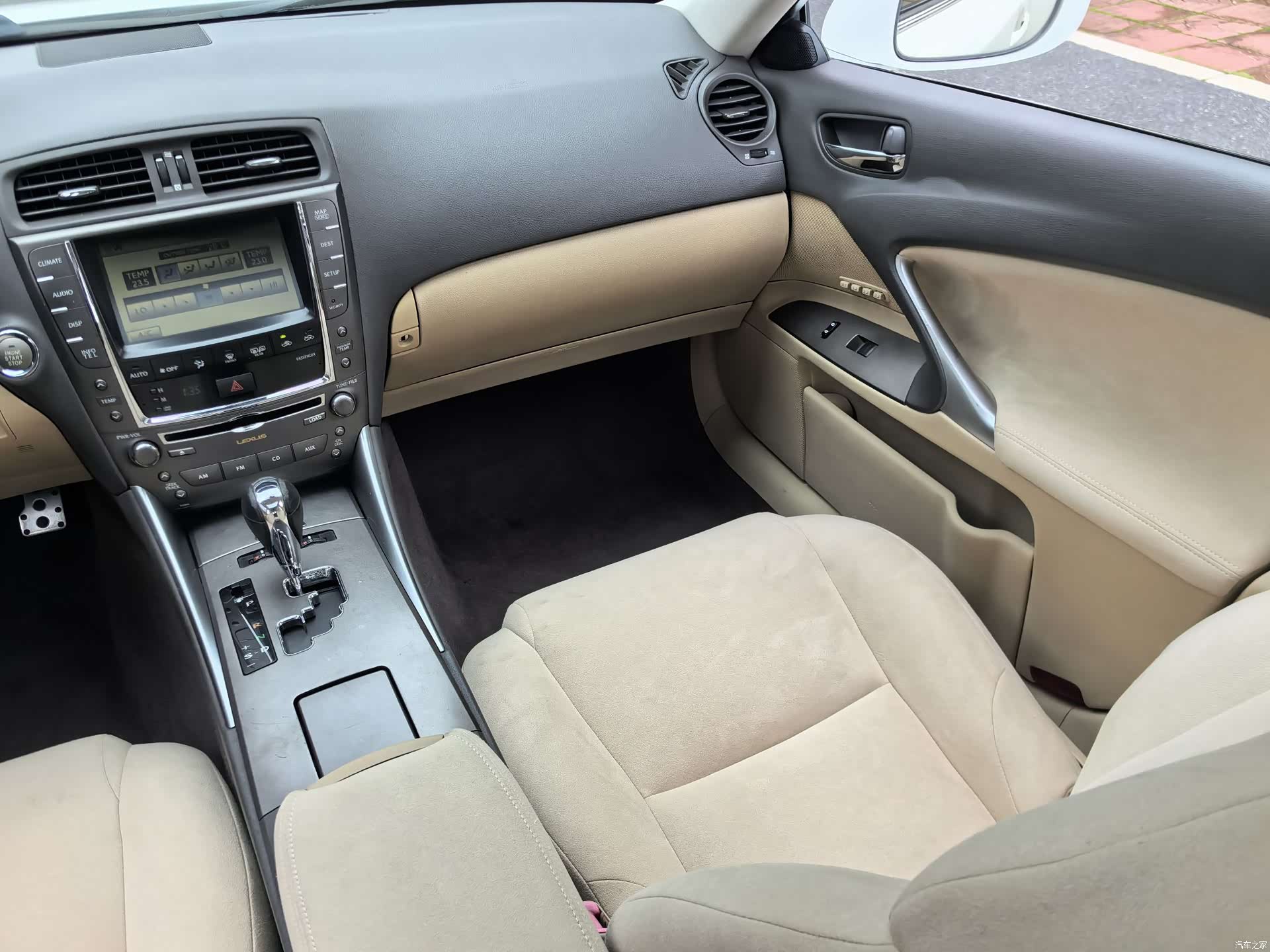 Lexus IS, 2010 23