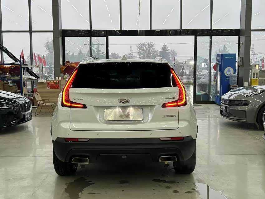 Cadillac XT4