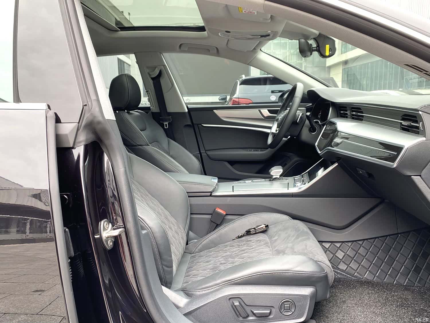 Audi A7L, 2023 все фото