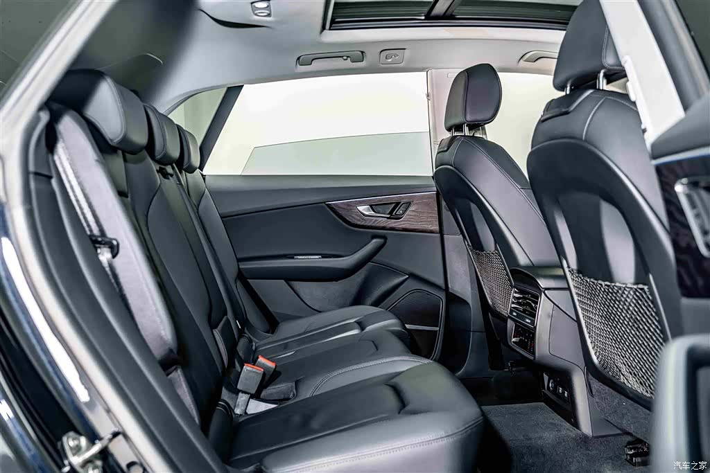 Audi Q8, 2021 21
