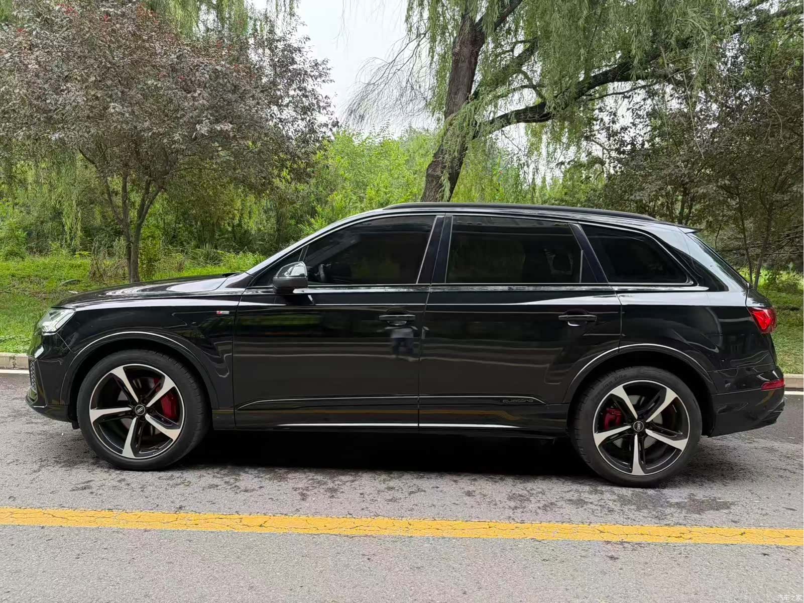 Audi Q7, 2022 все фото