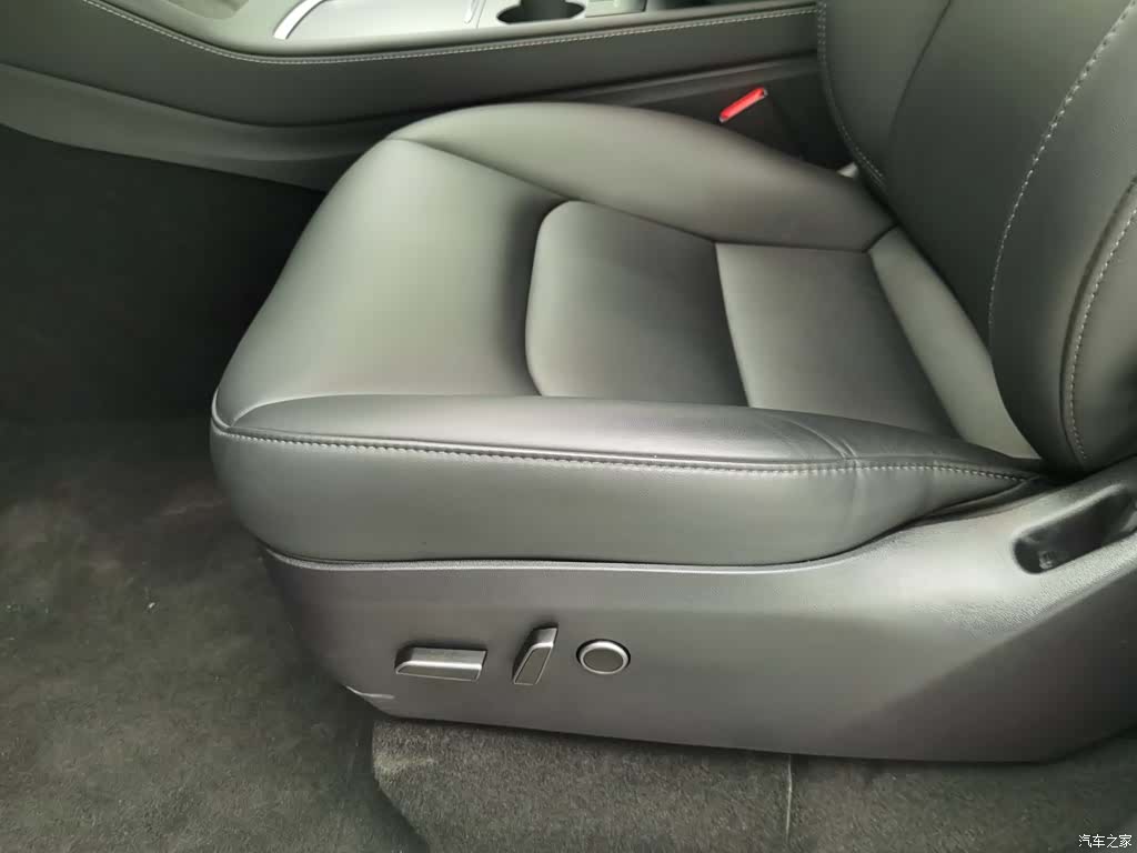Tesla Model Y, 2024 20