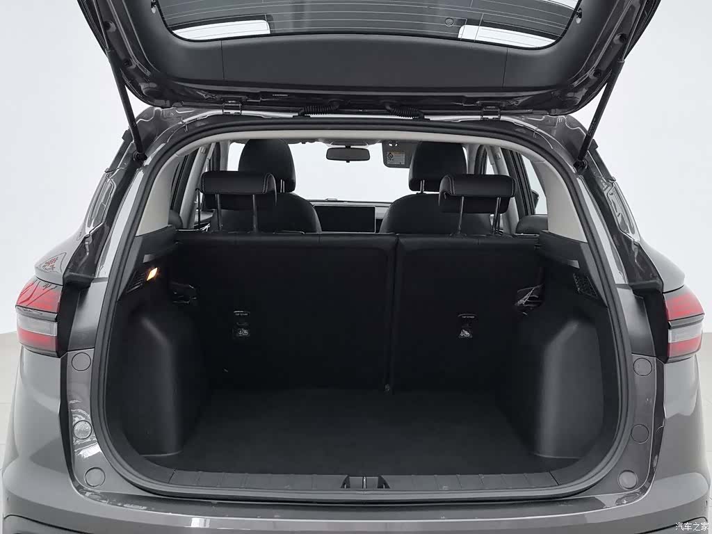 Geely Coolray, 2026 16