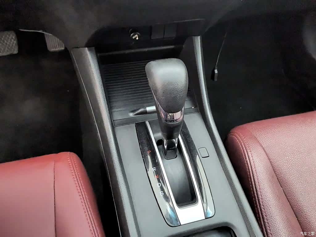 Honda Jade, 2018 13