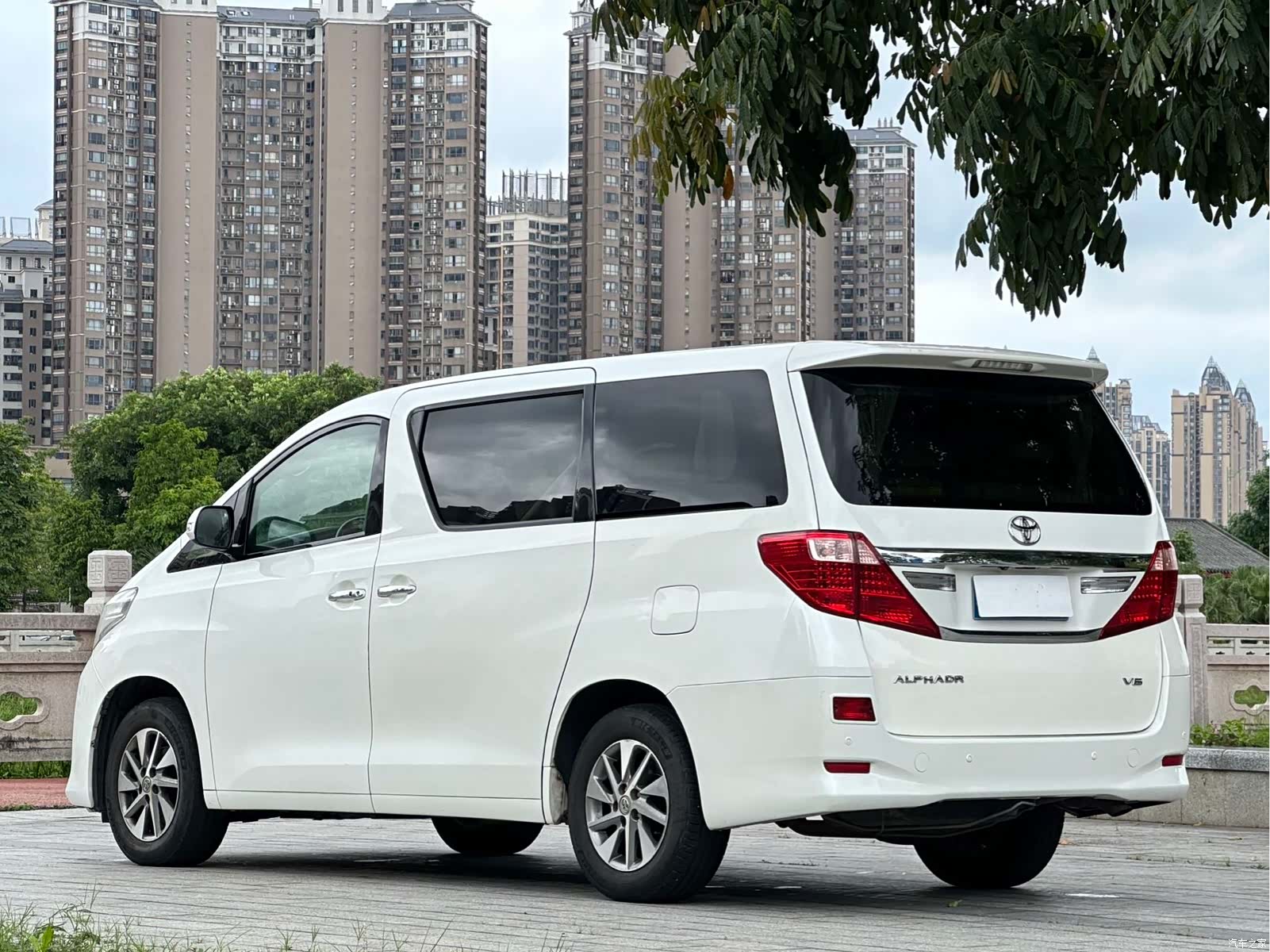 Toyota Alphard, 2014 6