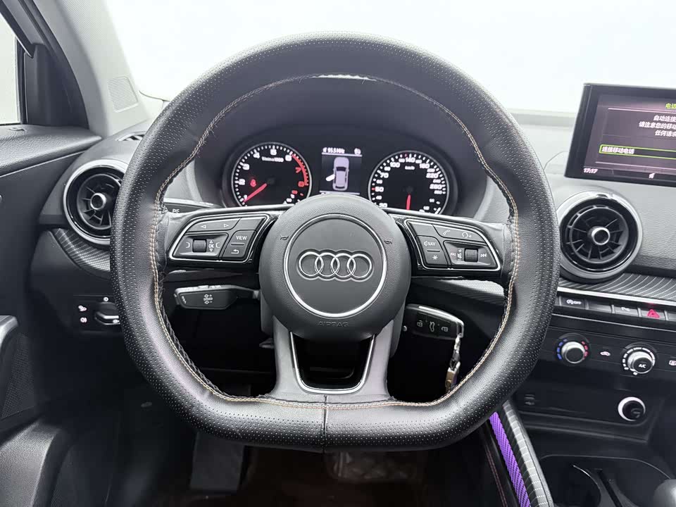 Audi Q2L