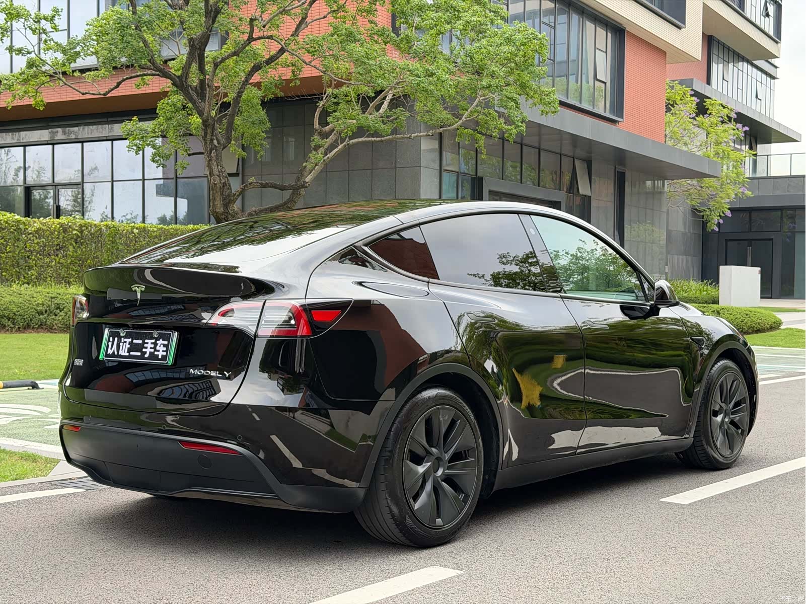 Tesla Model Y, 2024 6