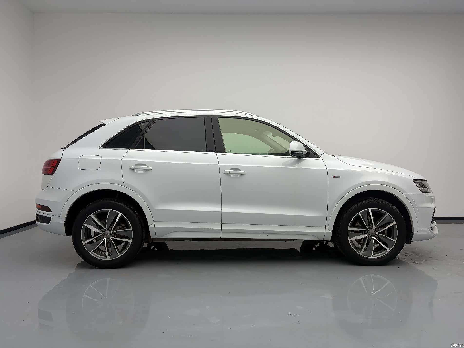 Audi Q3, 2019 8