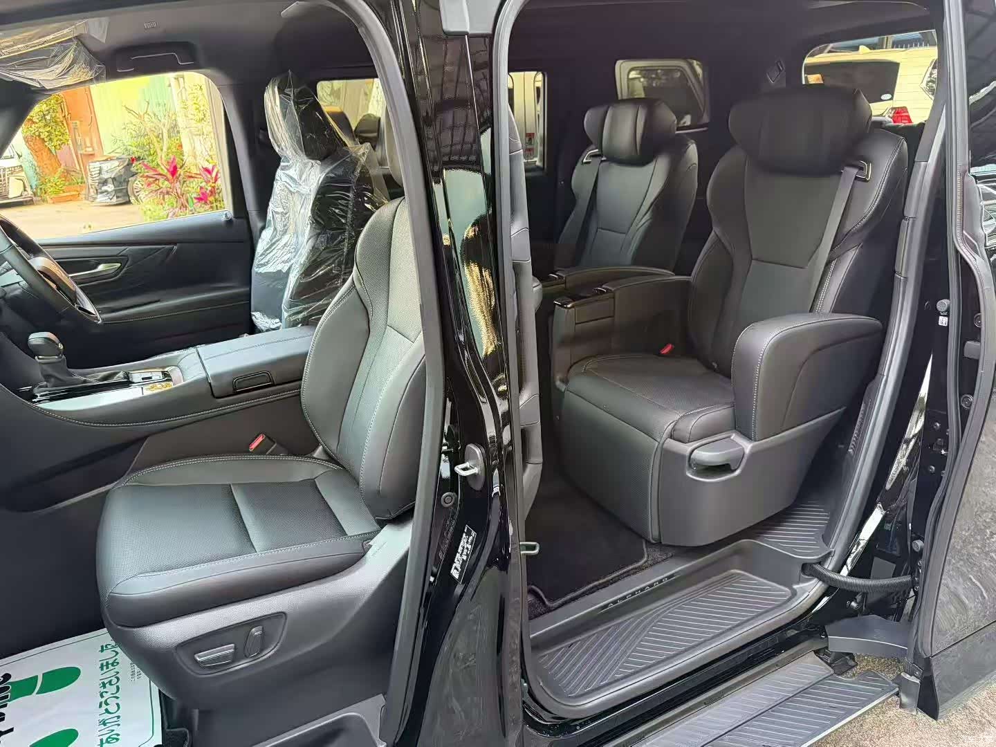 Toyota Alphard, 2023 7