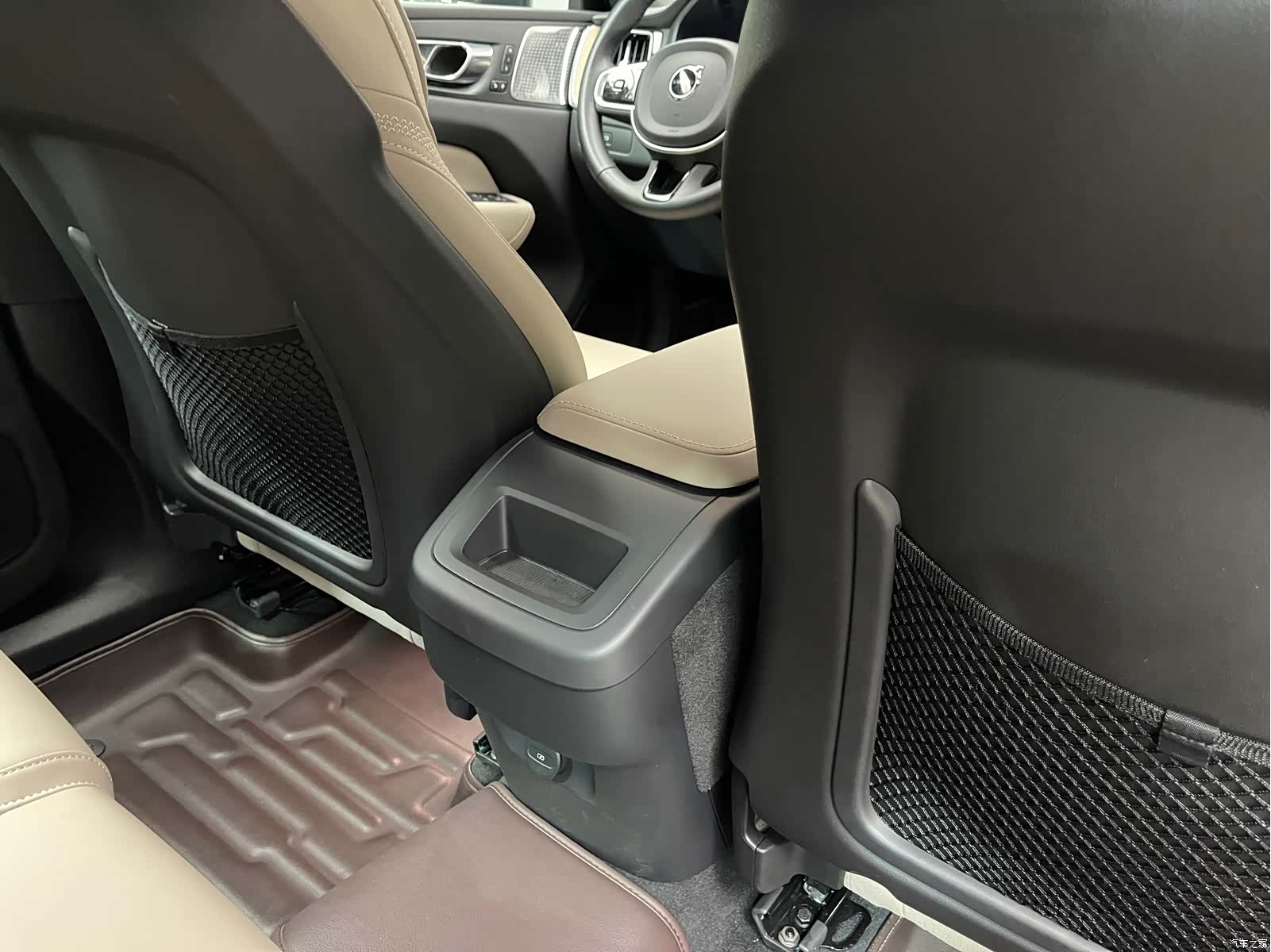 Volvo XC60, 2025 13