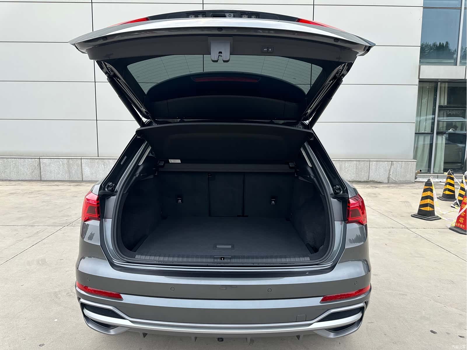 Audi Q3, 2022 13