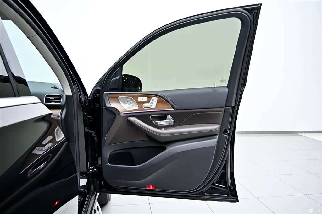 Mercedes-Benz GLS, 2022 21