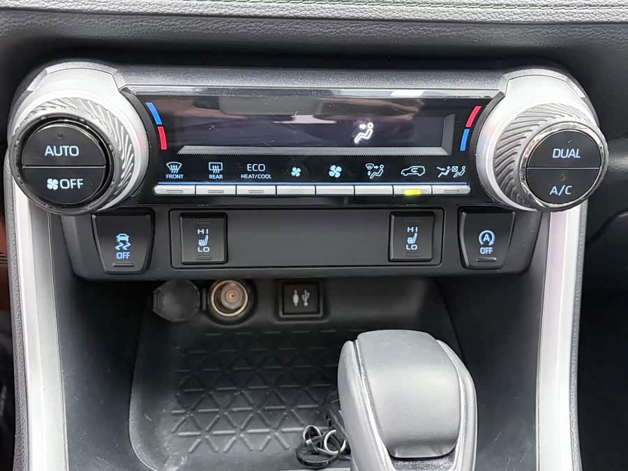 Toyota RAV4 2022, фото 13