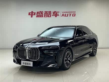 ȫ�����ֱ���7ϵ 2023�� 735Li M�˶���װ