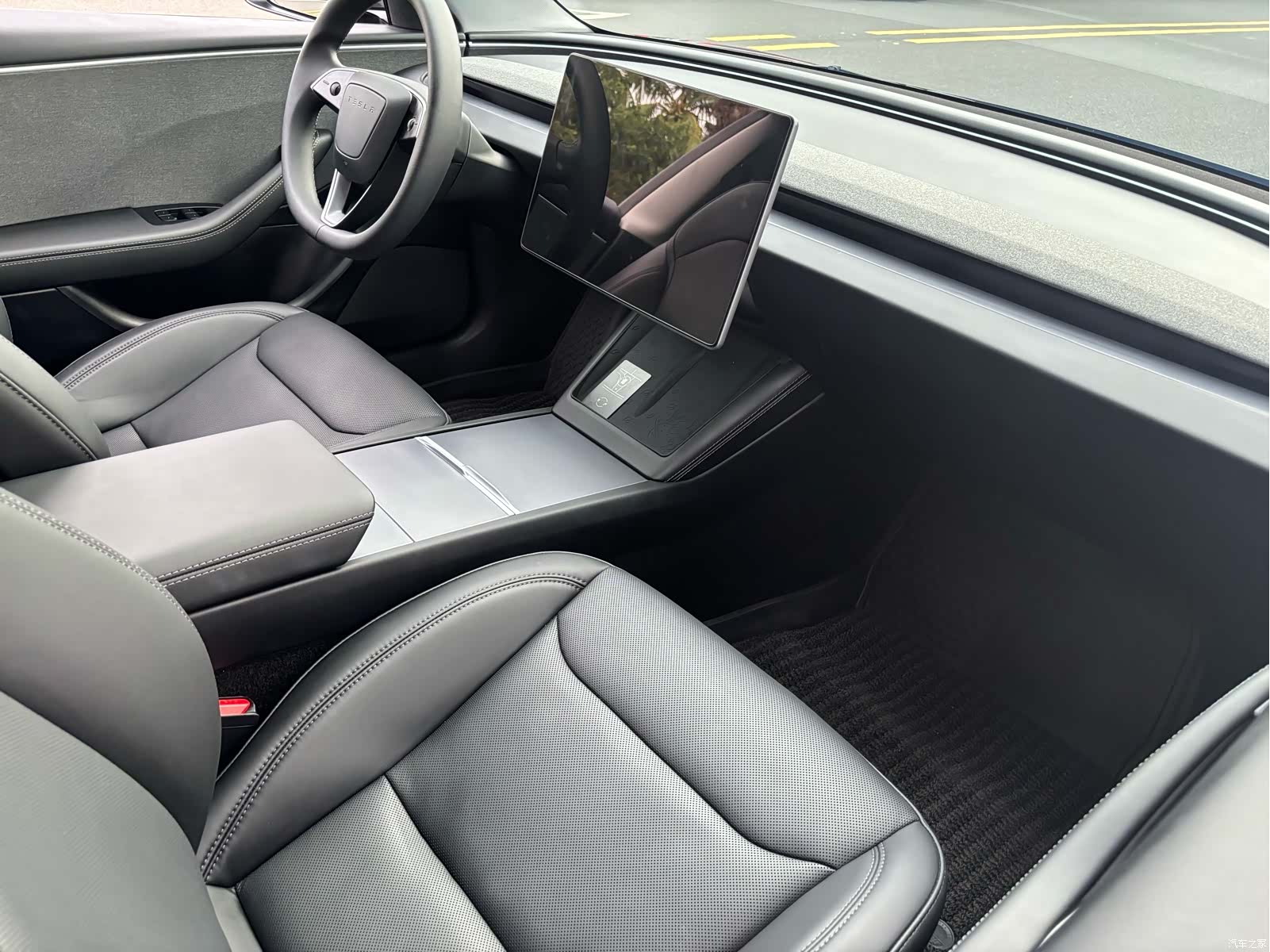 Tesla Model 3, 2024 15