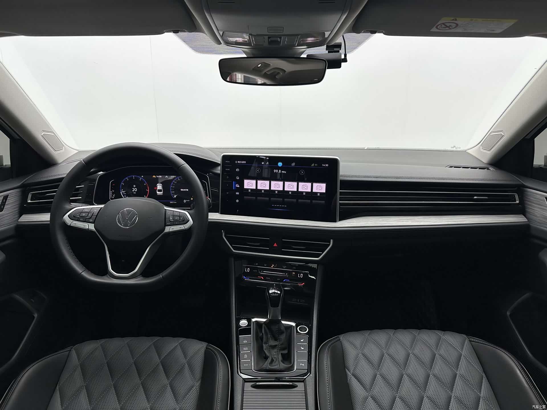 Volkswagen Sagitar, 2022 7