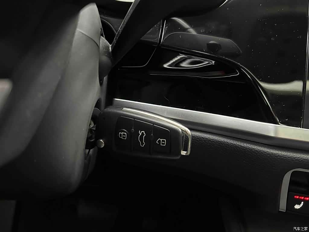 Audi Q3, 2023 4