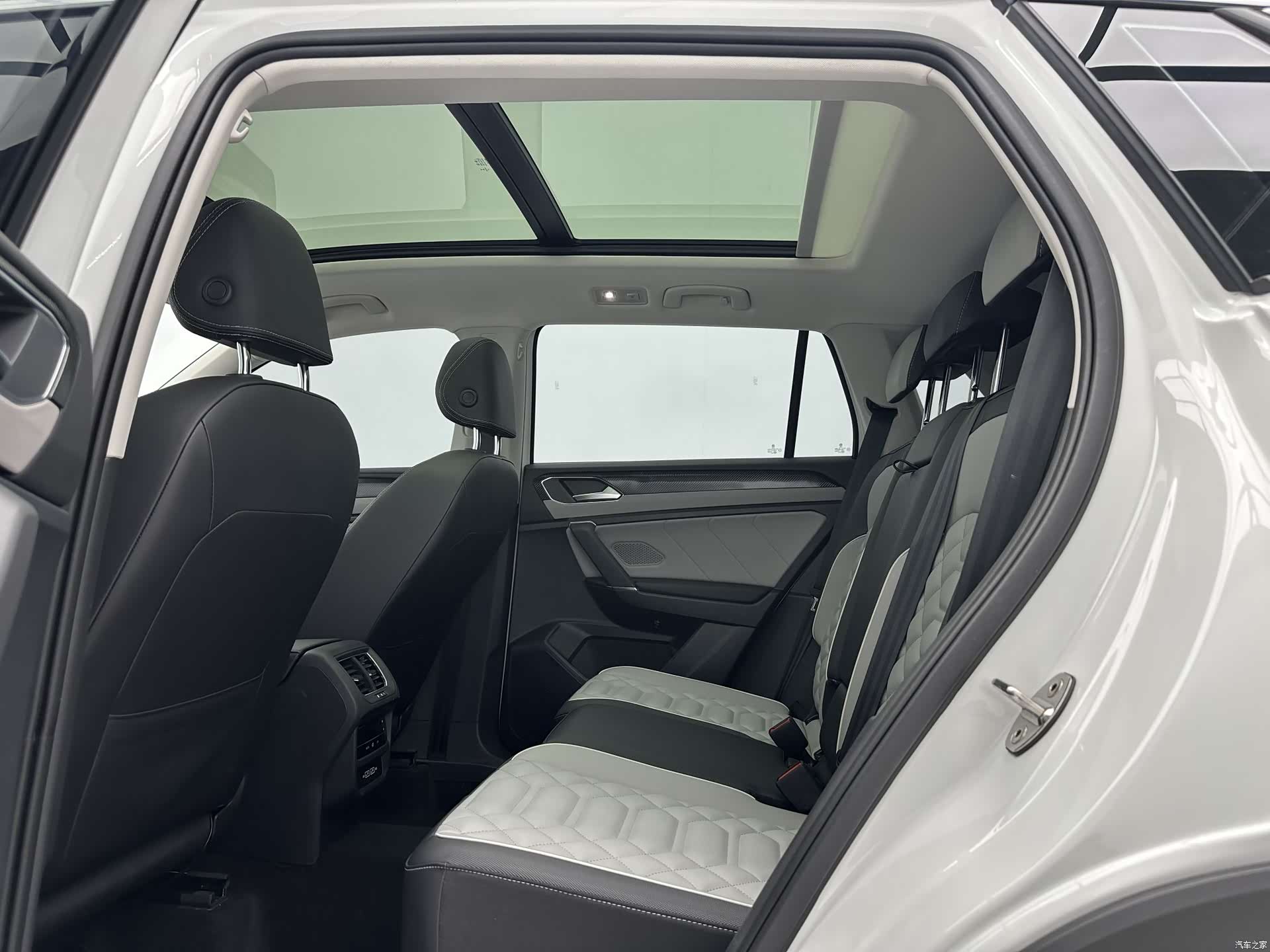 Volkswagen Tayron, 2023 6