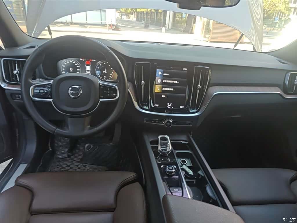 Volvo S60, 2022 10