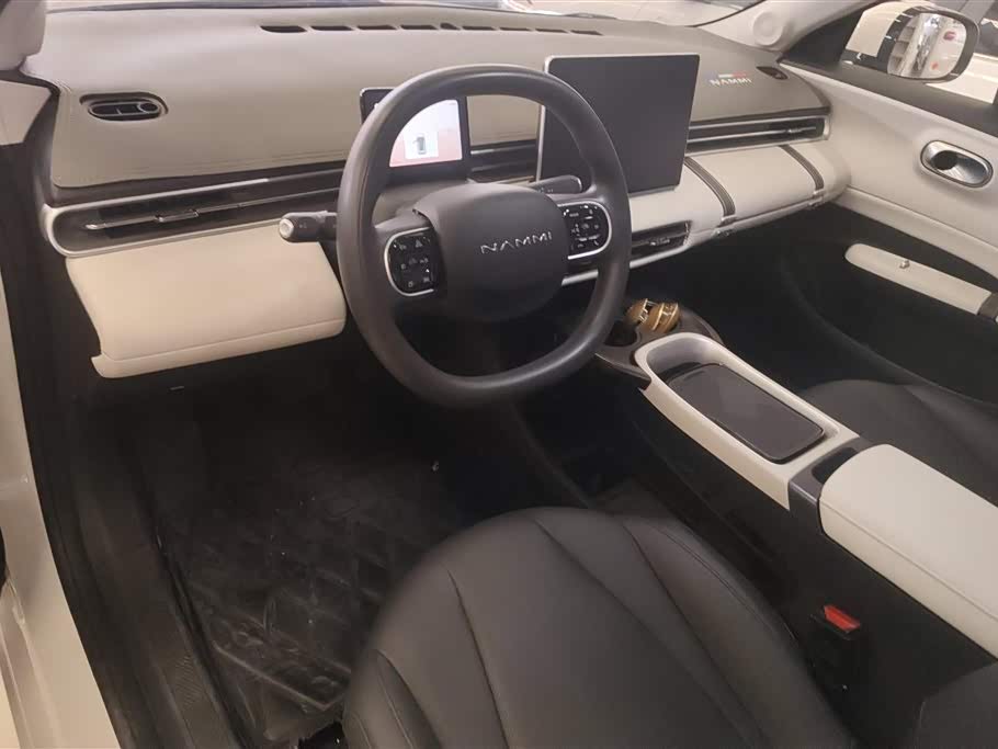 Dongfeng Nammi Nano 01