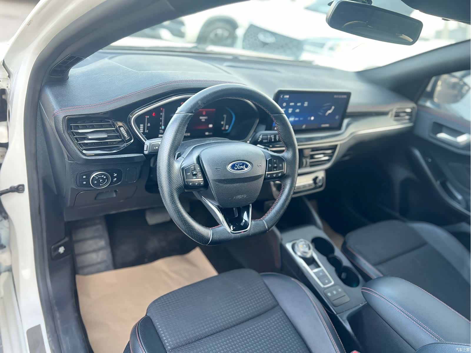 Ford Focus, 2022 4