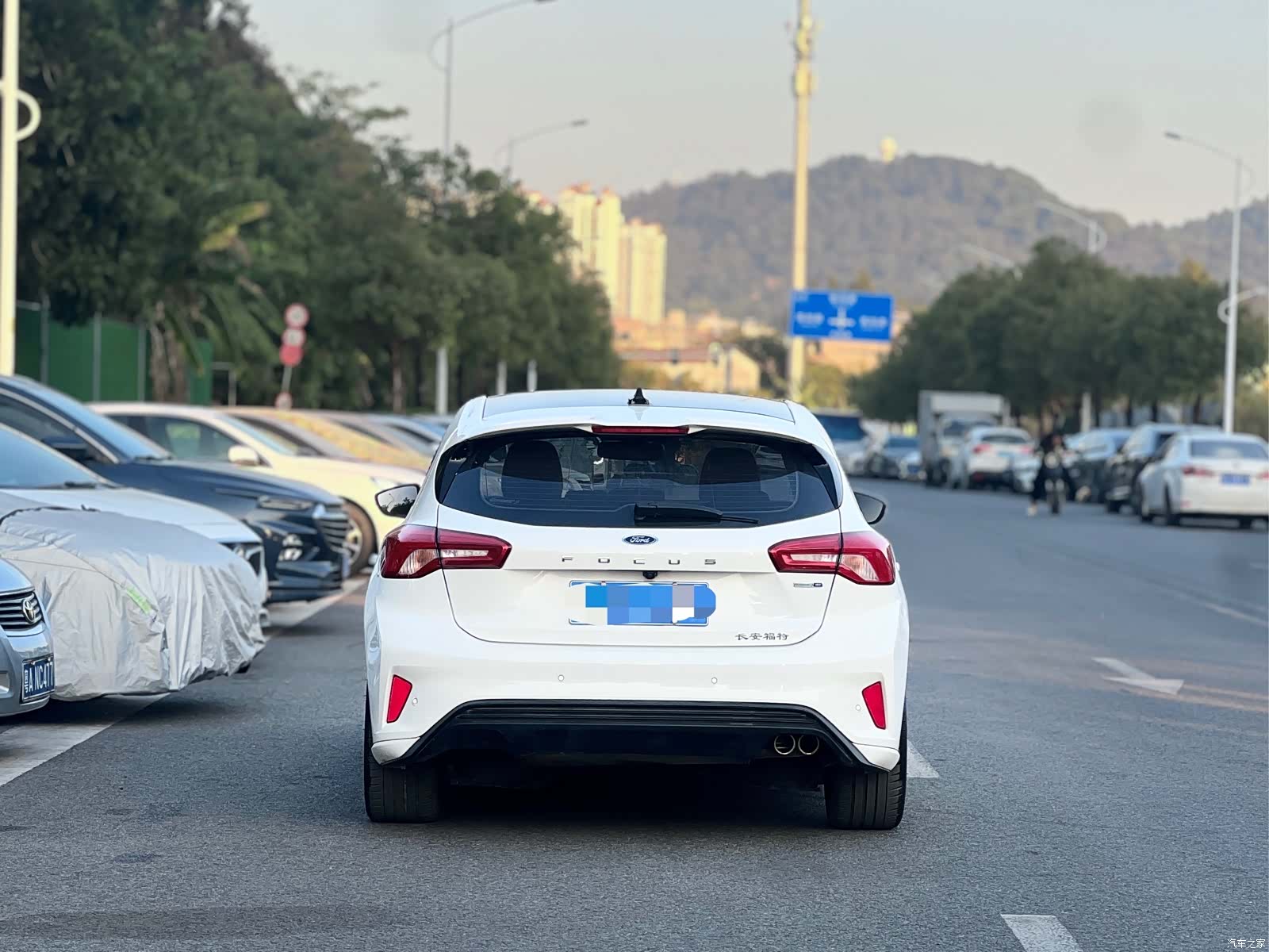 Ford Focus, 2022 12
