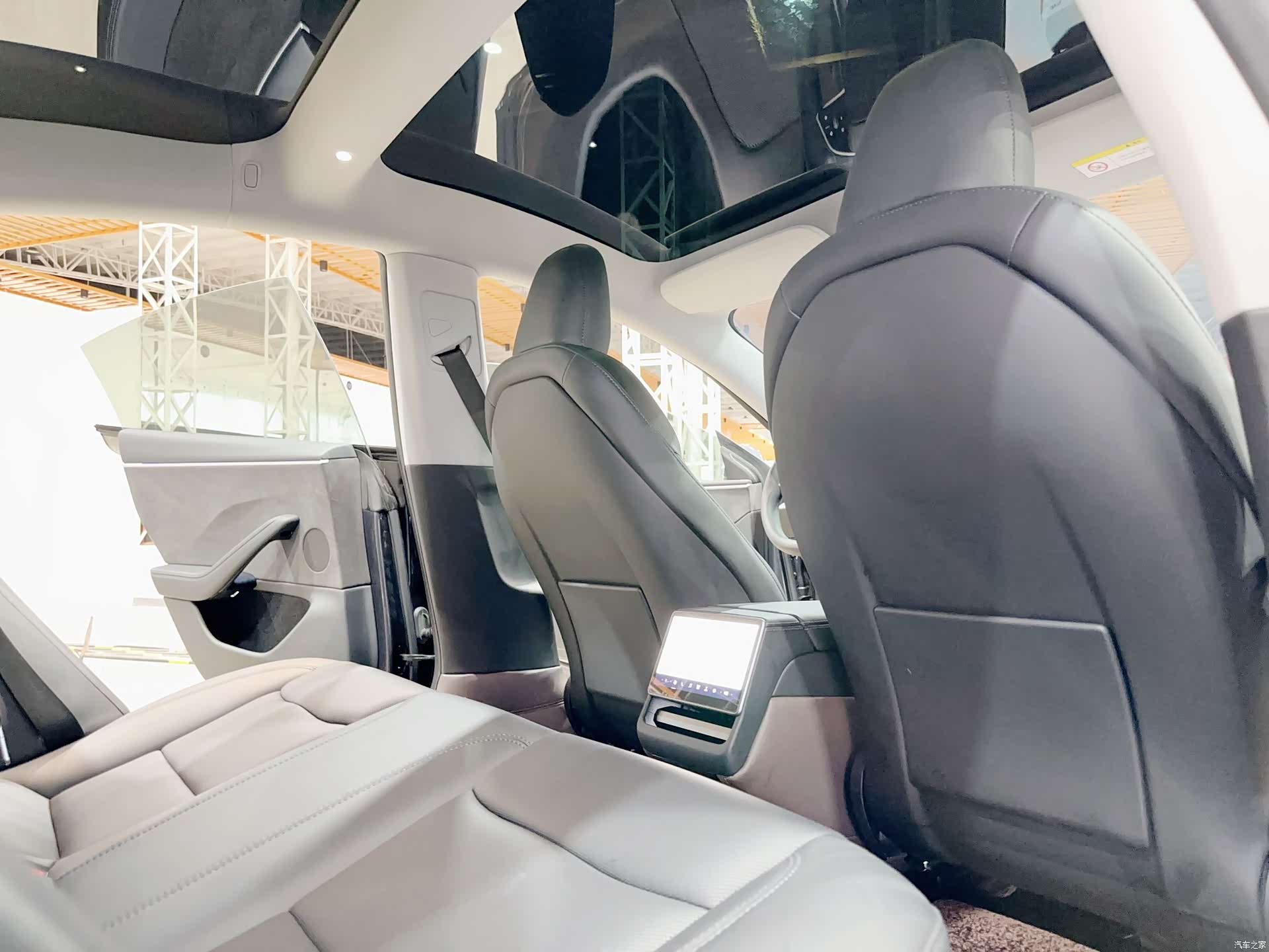 Tesla Model 3, 2024 9