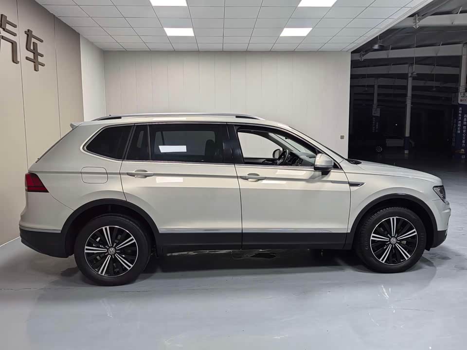 Volkswagen Tiguan L